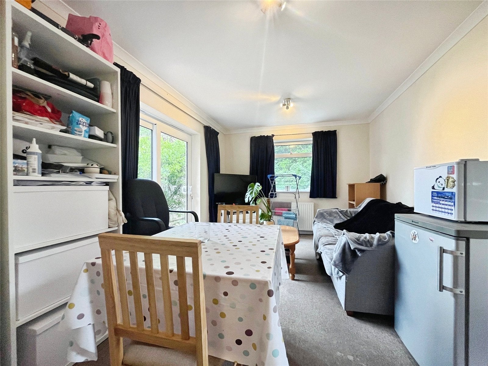Room Cherrywood Avenue in Borough of Runnymede