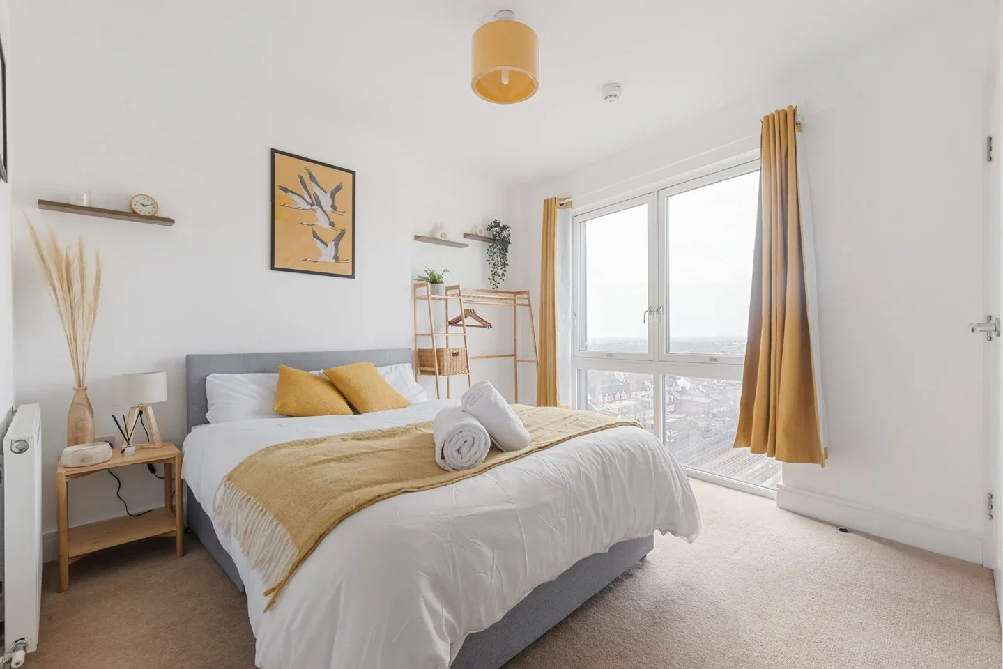 Flat Pinner Road in Greater London