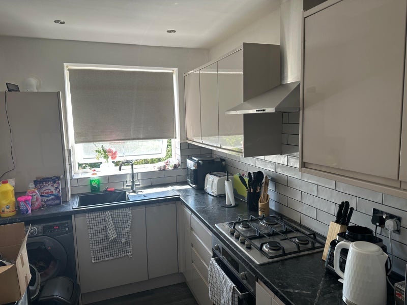 Room Stanley Way in Greater London
