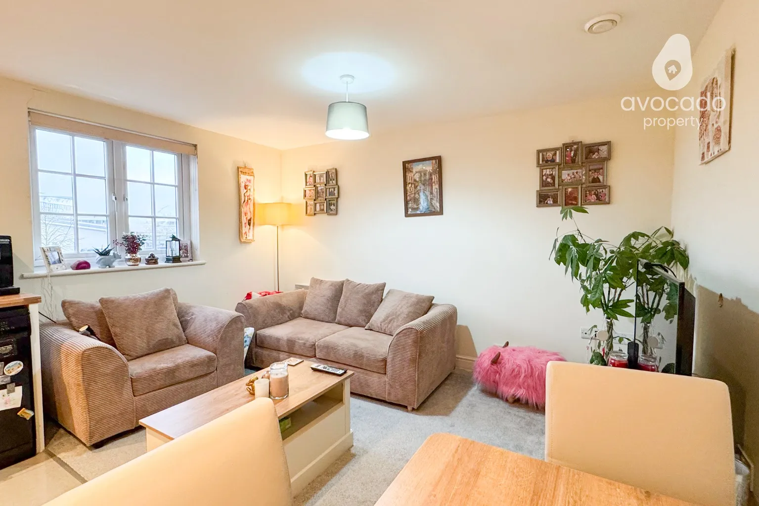 Flat Falcon Way in Bracknell