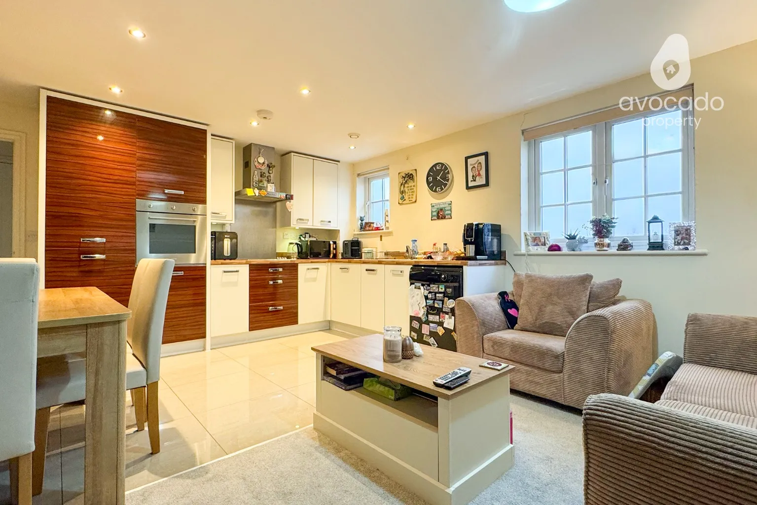 Flat Falcon Way in Bracknell