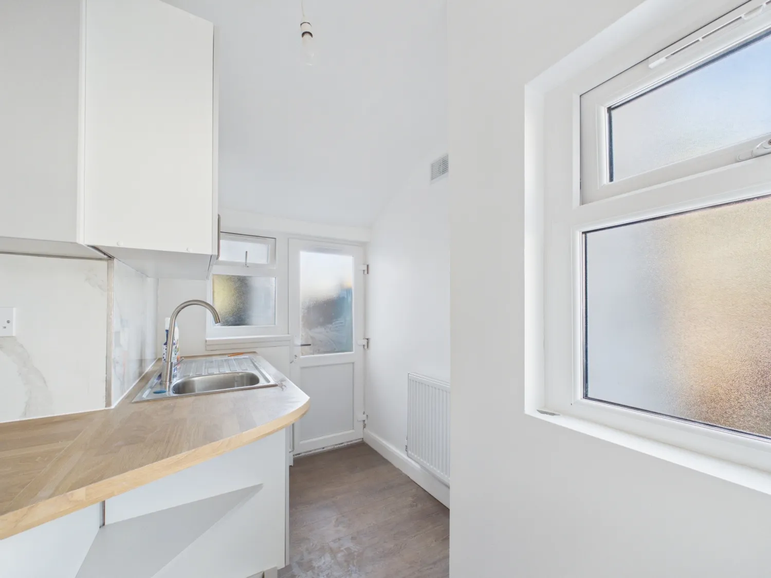 Flat Eton Avenue in Greater London