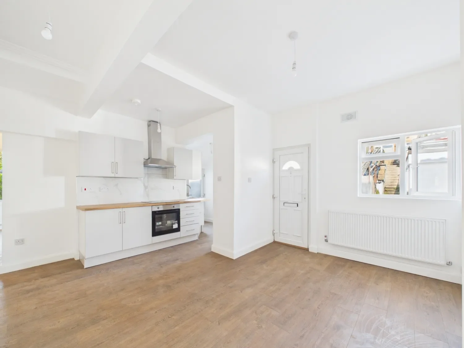 Flat Eton Avenue in Greater London