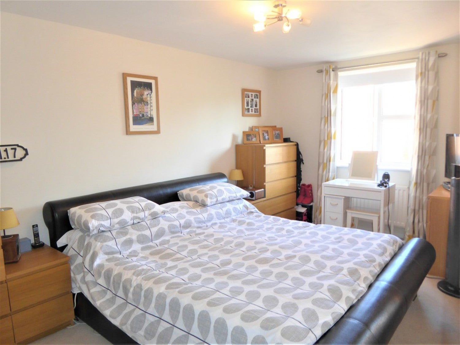 Flat Dexter Close in St Albans