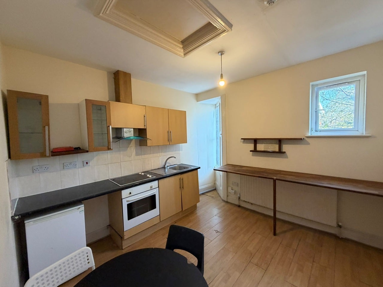 Flat Pownall Gardens in Greater London