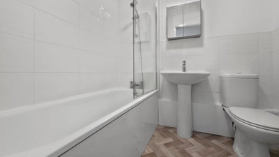 Flat Milngavie Road in Glasgow