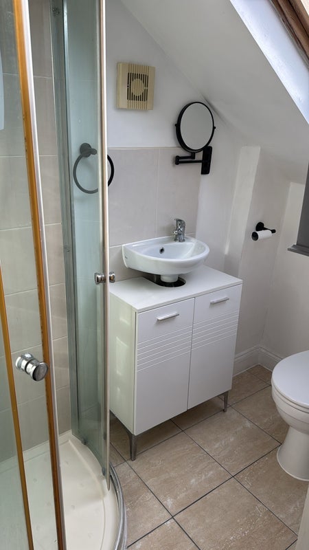 Room Delafield Road in Greater London