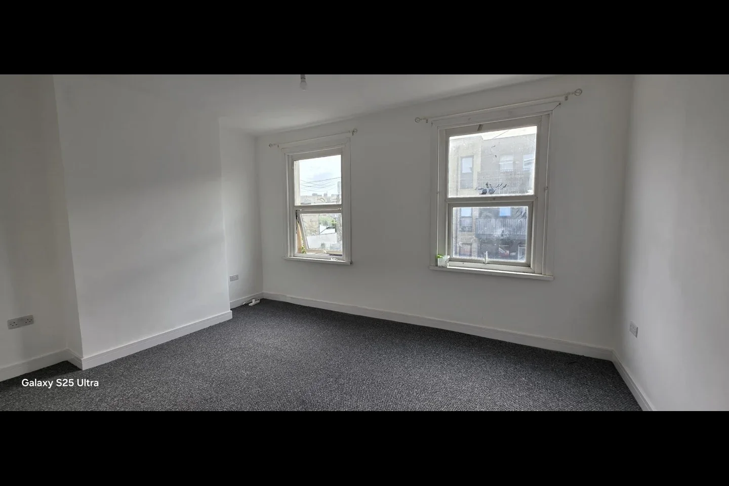 Flat Gloucester Road in Greater London