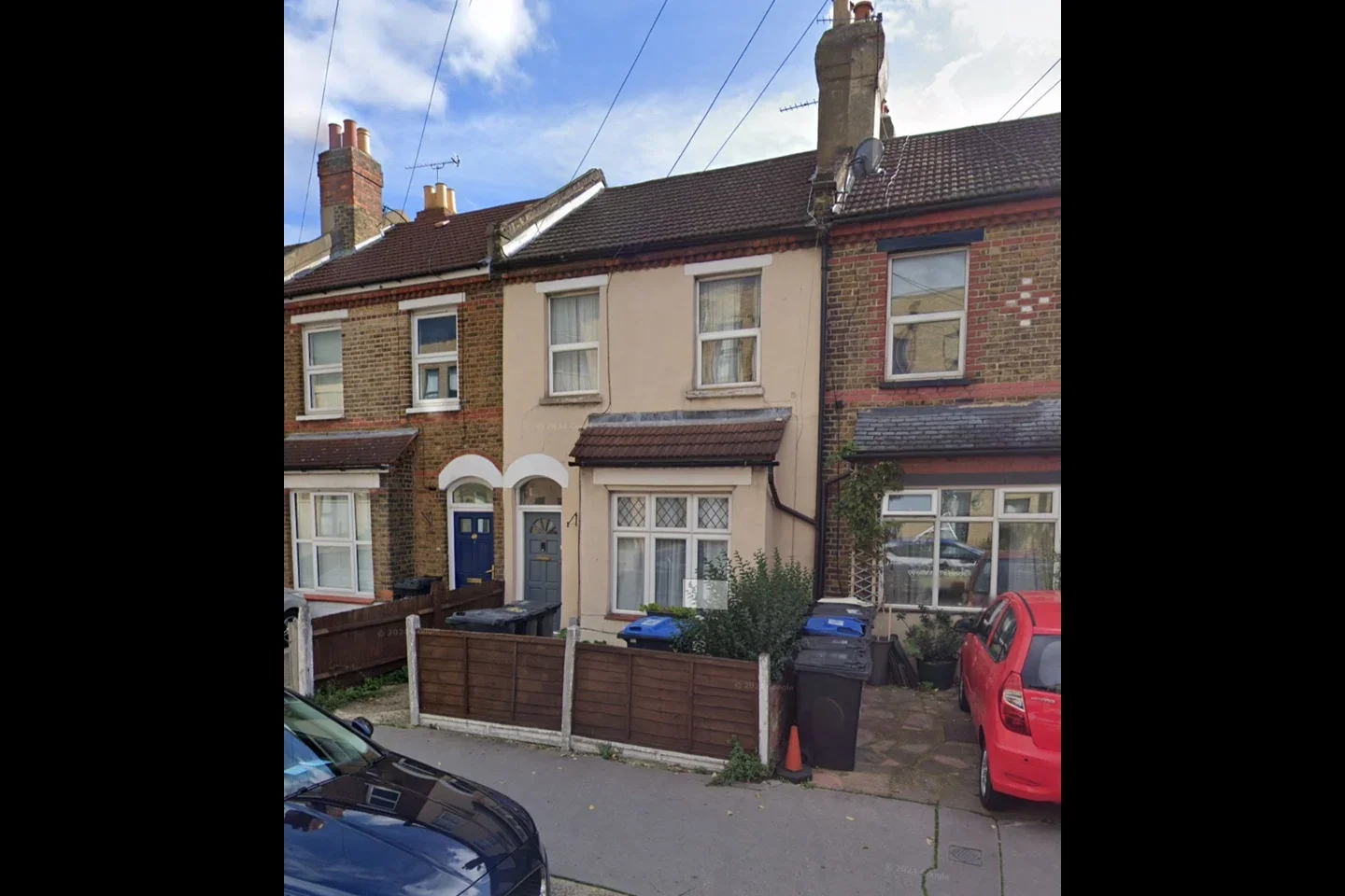 Flat Gloucester Road in Greater London