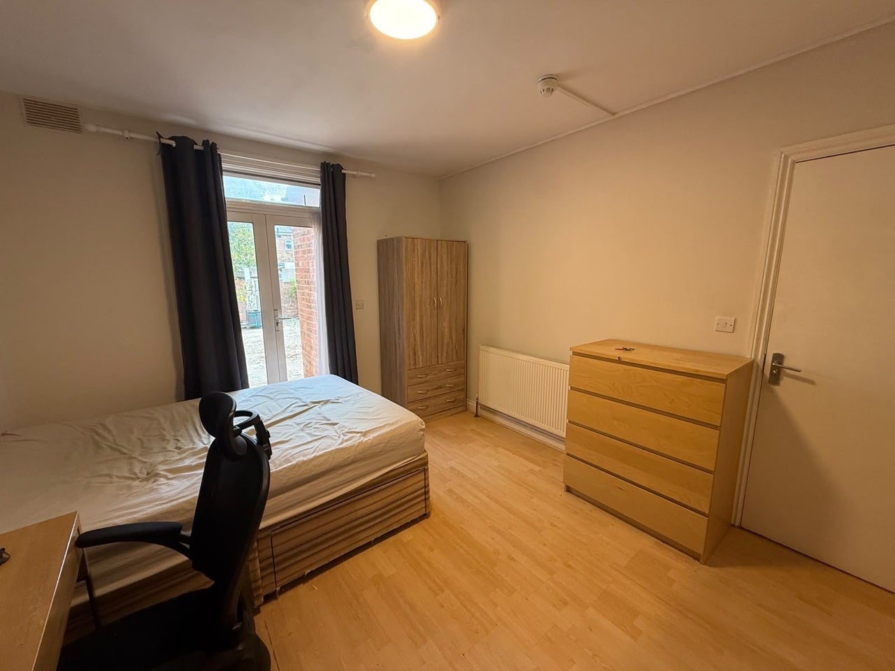 Room Dane Road in Greater London