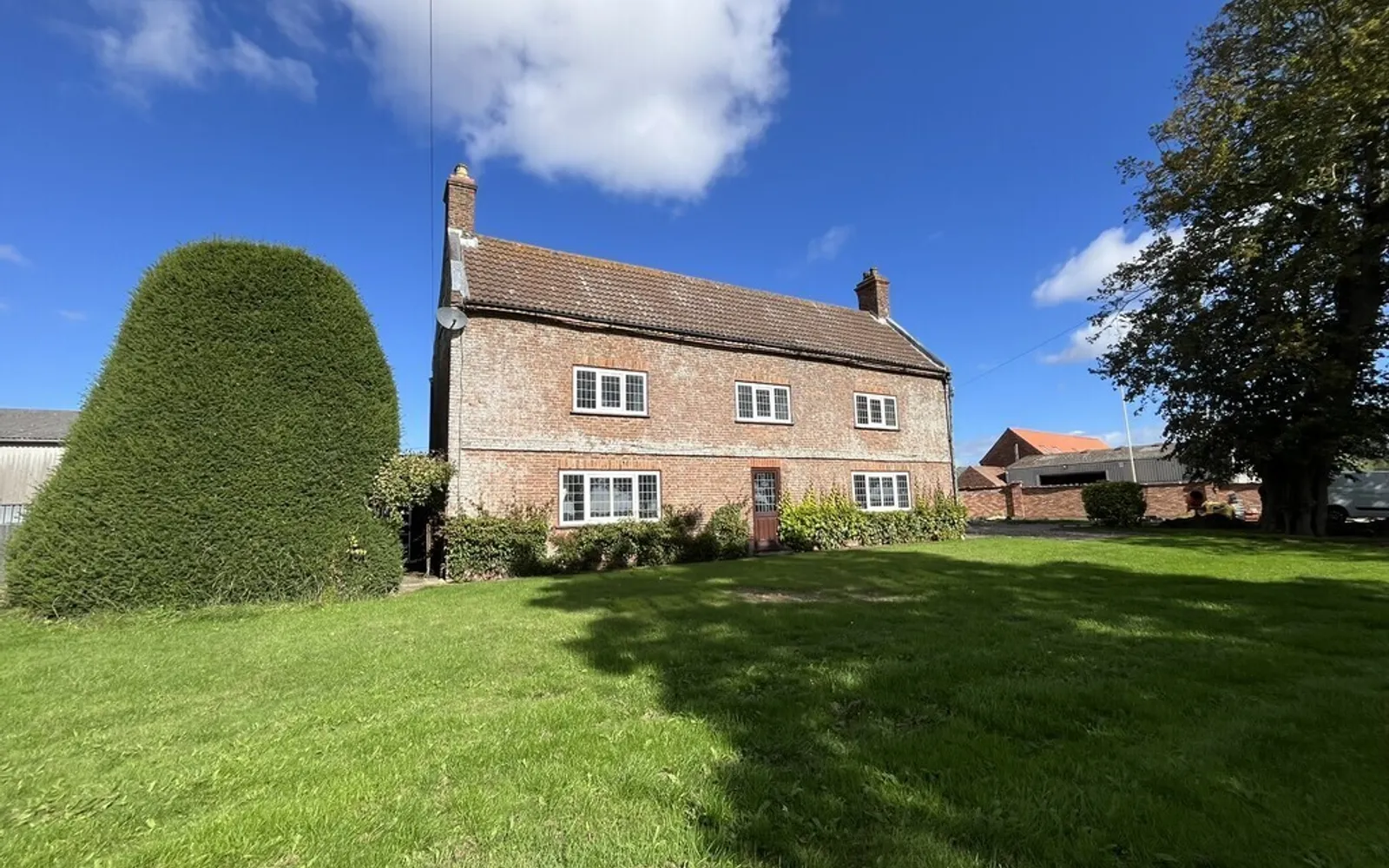 House Alvingham Road in East Lindsey