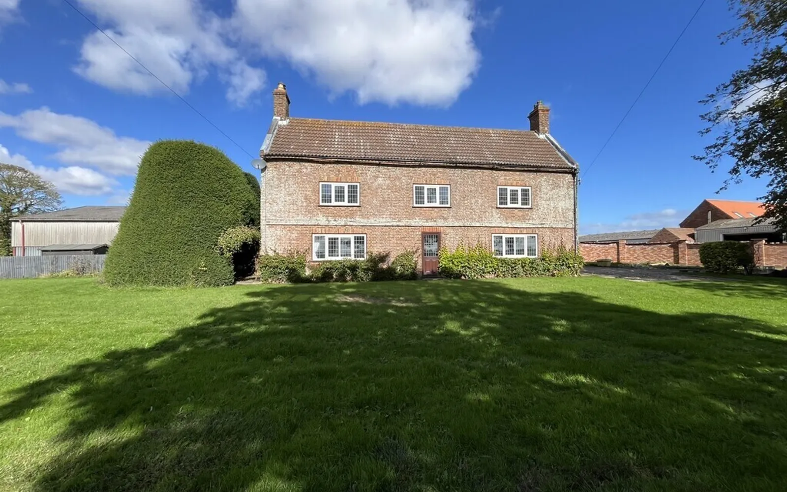 House Alvingham Road in East Lindsey