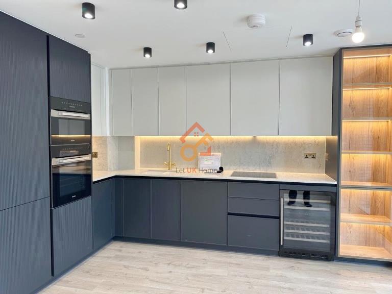Flat Dingley Road in Greater London