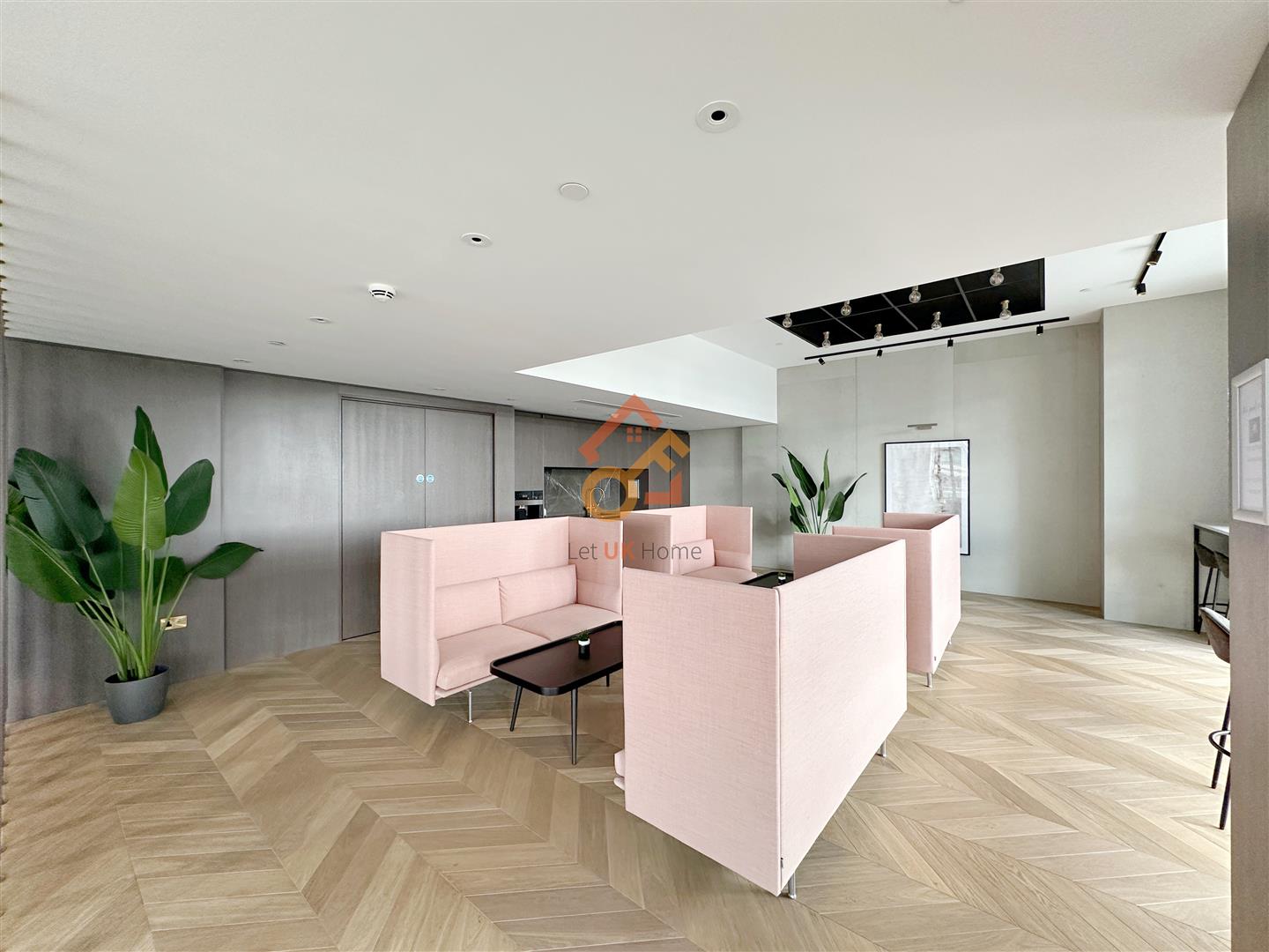 Flat Dingley Road in Greater London