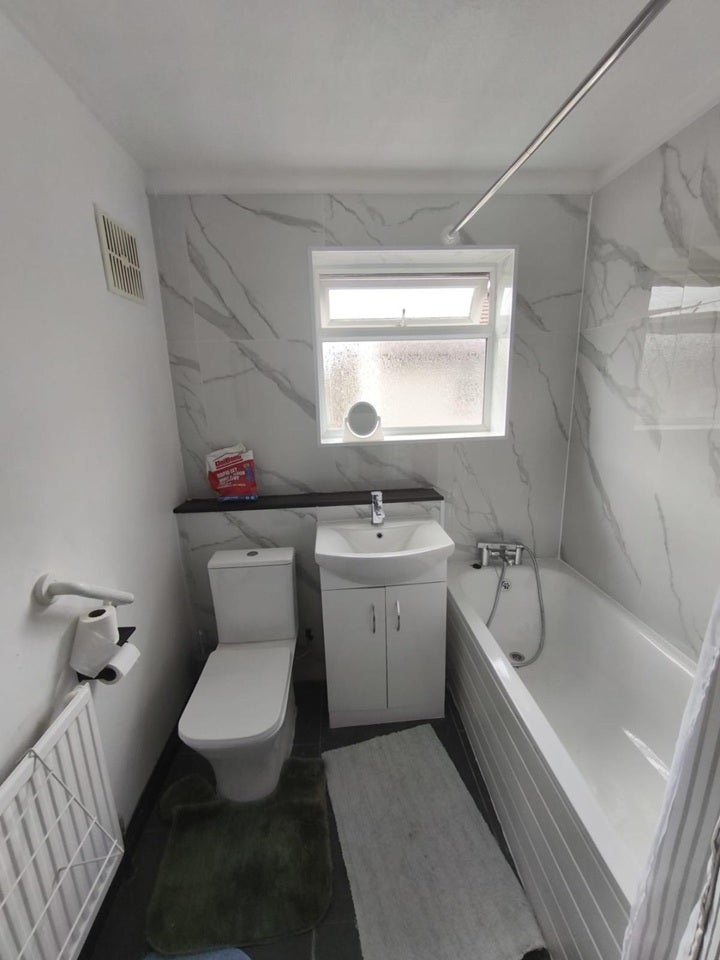 Flat Trefgarne Road in Greater London