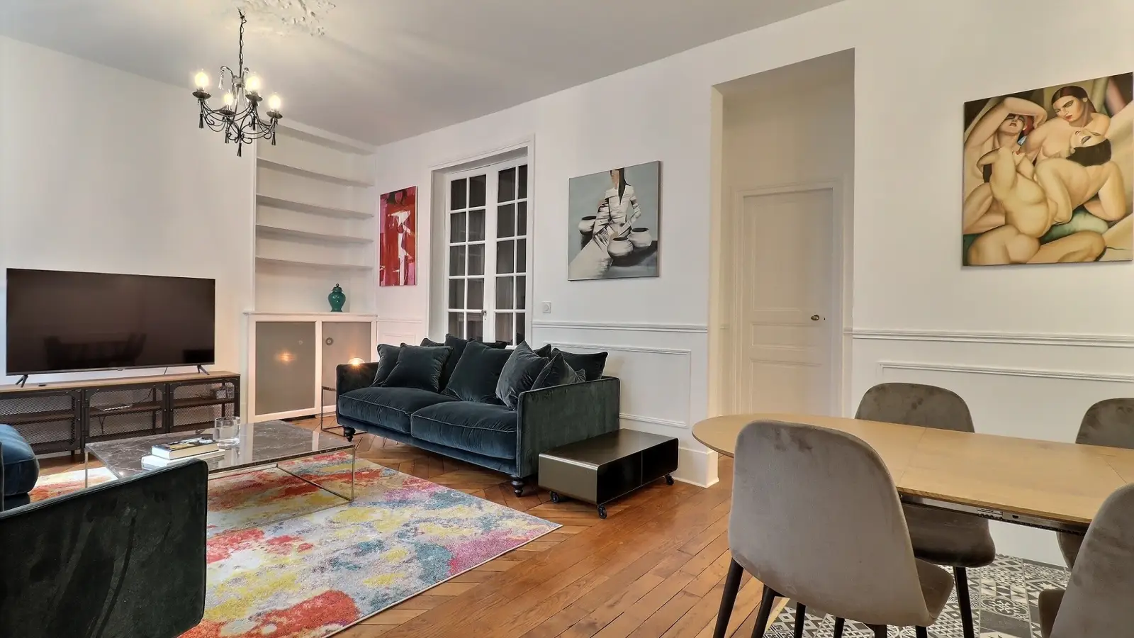 Flat Rue du Faubourg Saint-Honoré in Paris