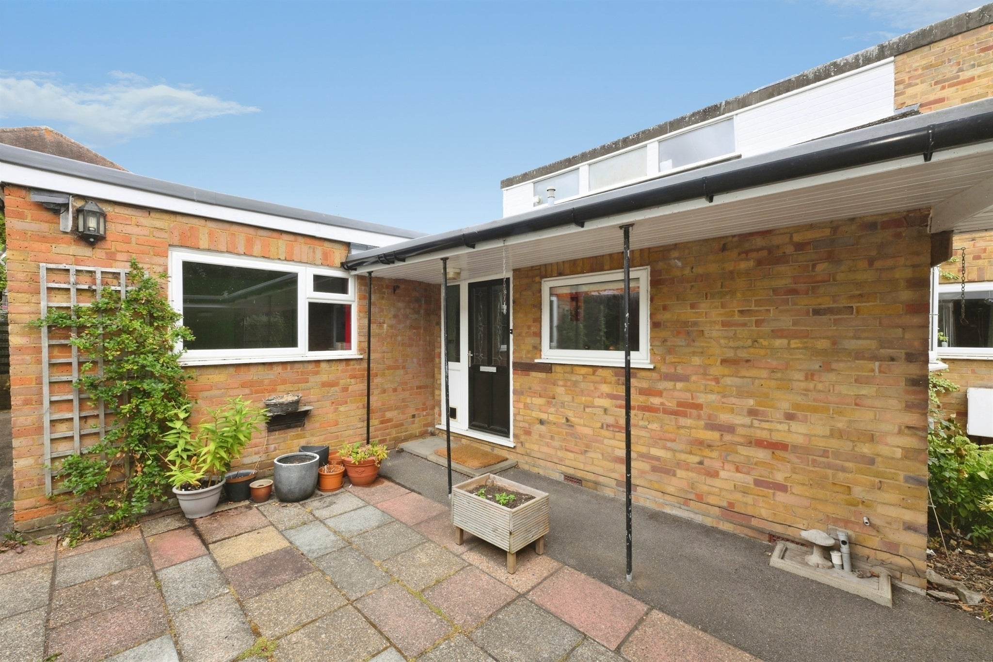 House Devey Close in North Hertfordshire