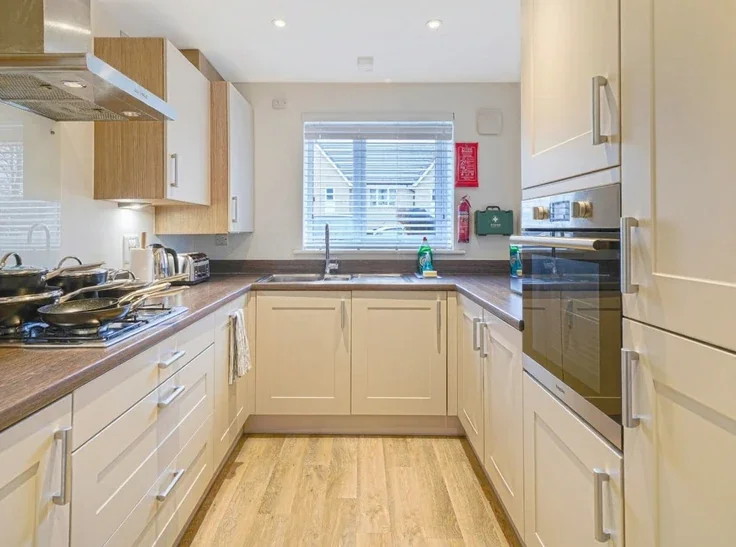 Flat Woolhampton Drive in Basingstoke and Deane