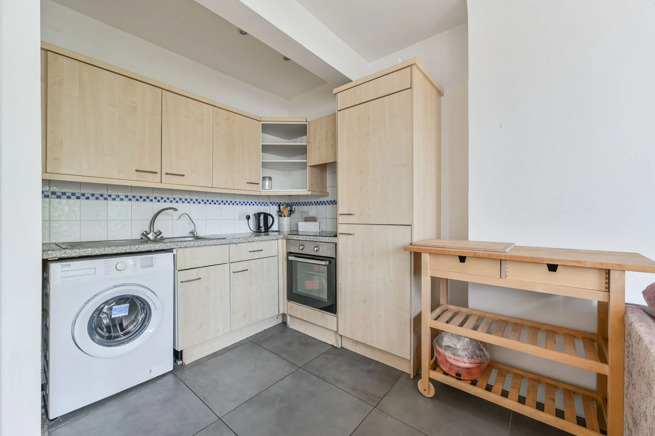 Flat Lavender Hill in Greater London