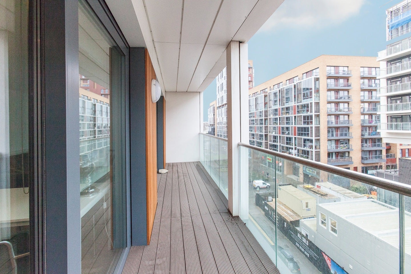 Flat Roseberry Place in Greater London