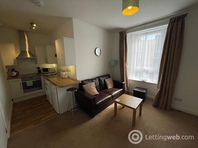 Flat Holburn Street in Aberdeen City