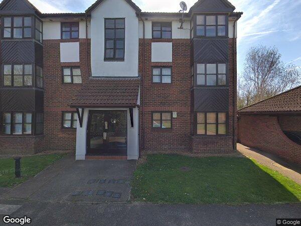 Flat Banner Close in Purfleet-on-Thames