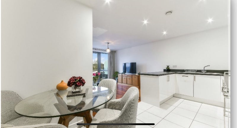 Flat Grant Road in Greater London