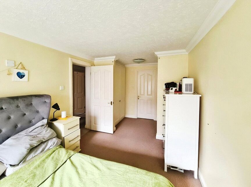 Flat Winn Road in Southampton