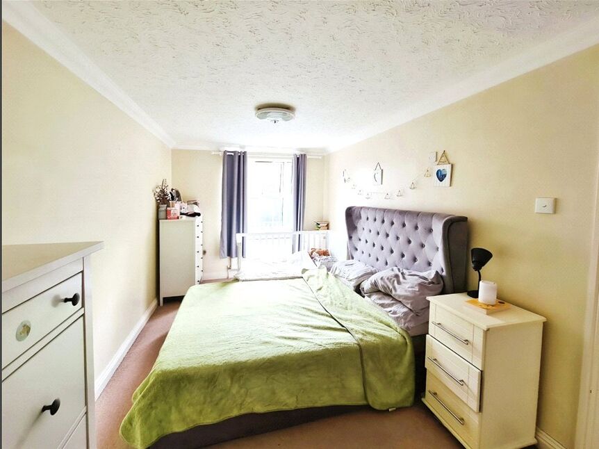 Flat Winn Road in Southampton