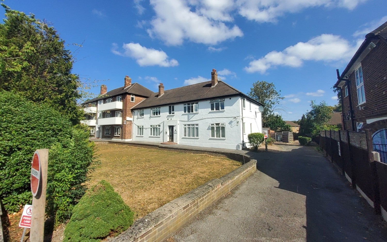Flat The Ridgeway in Greater London