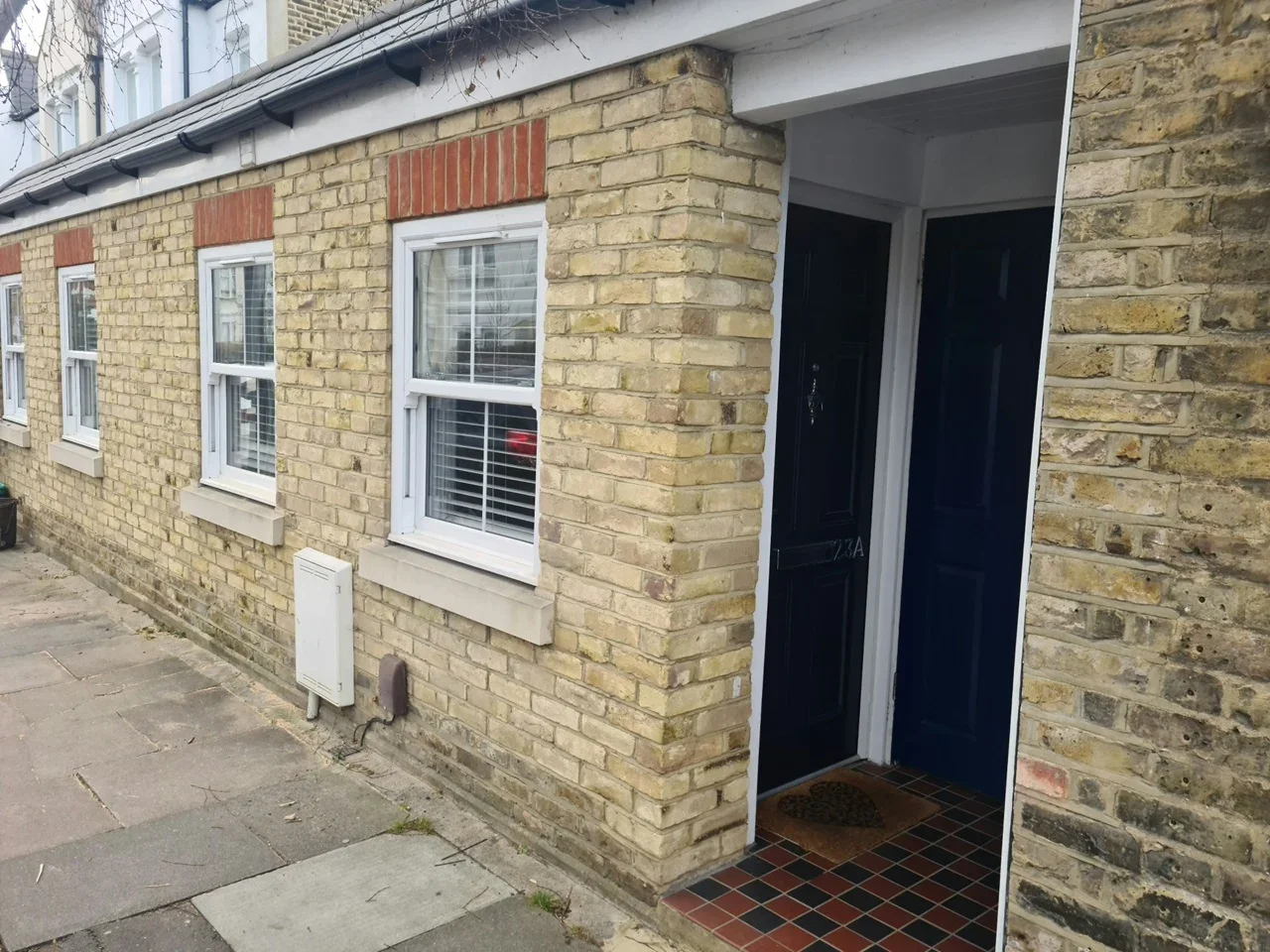 Flat Avondale Road in Greater London
