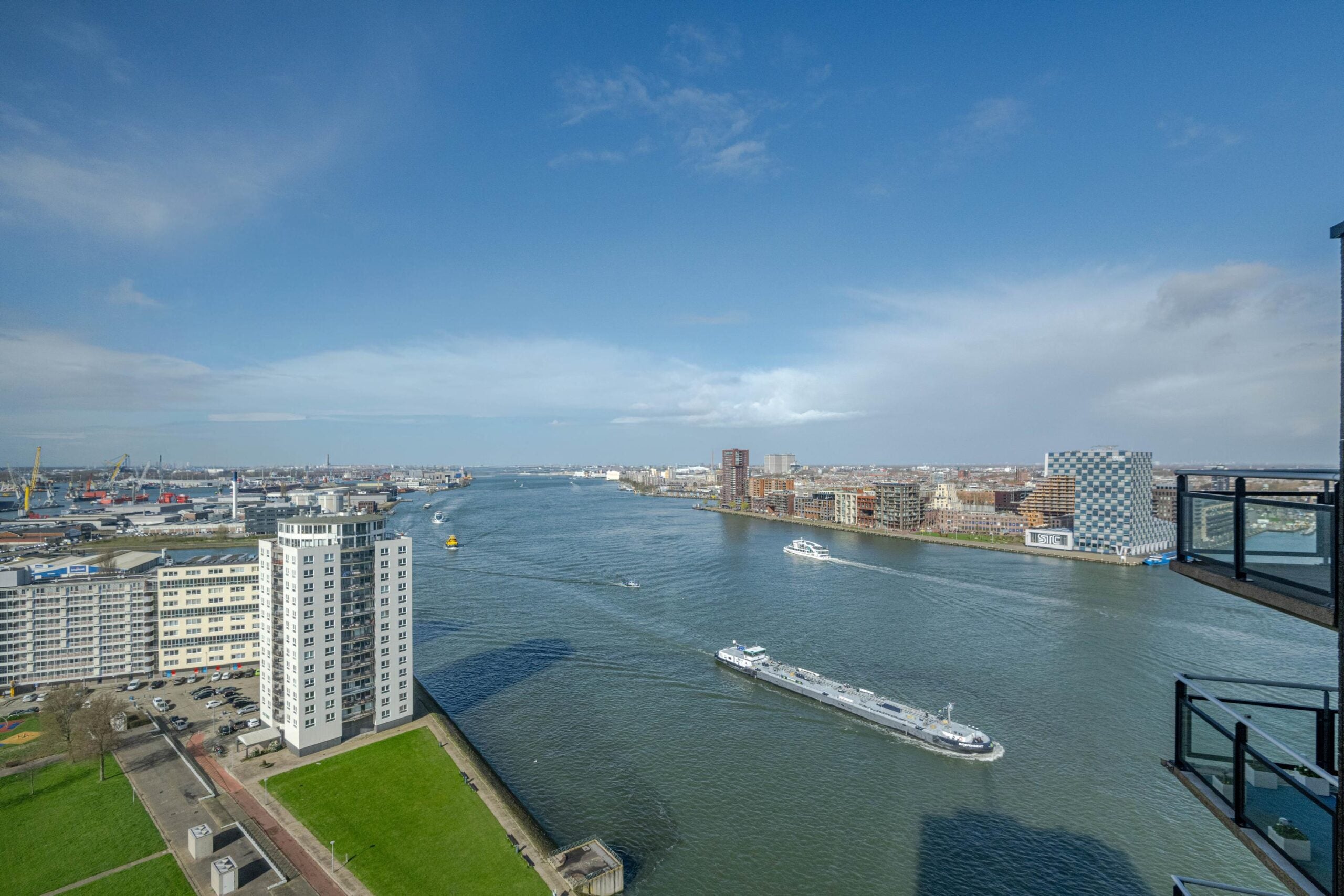 Charloisse Hoofd 89 A in Rotterdam