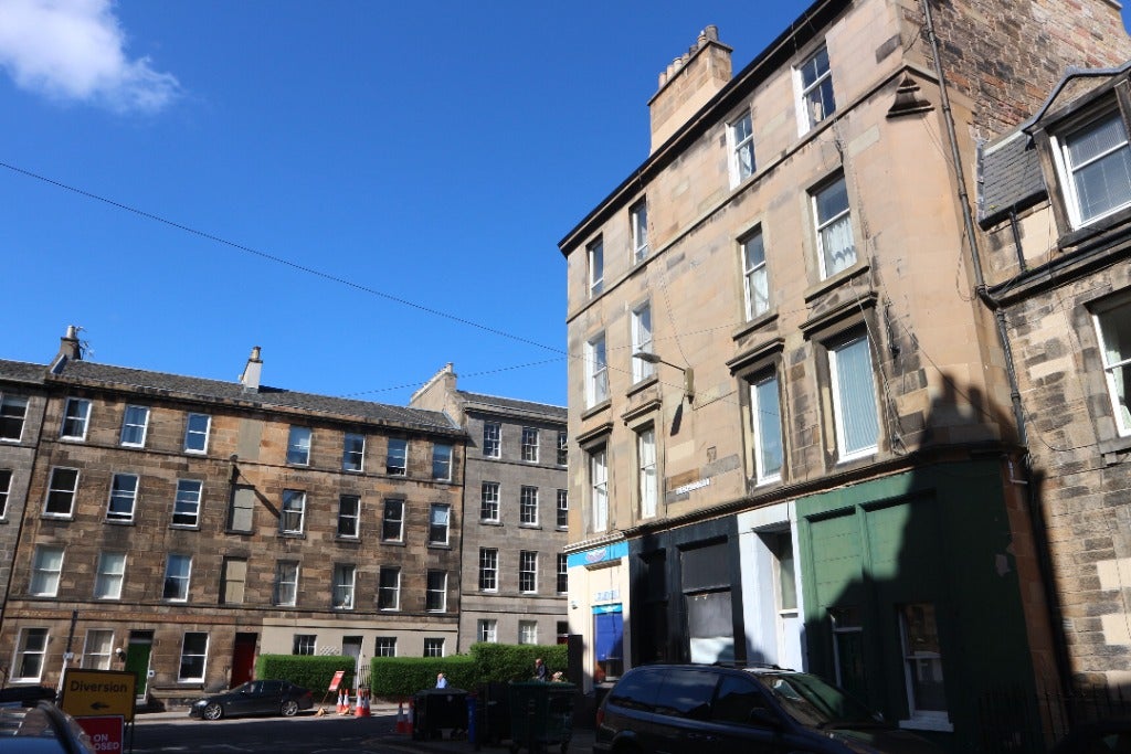 Flat Blackwood Crescent in City of Edinburgh