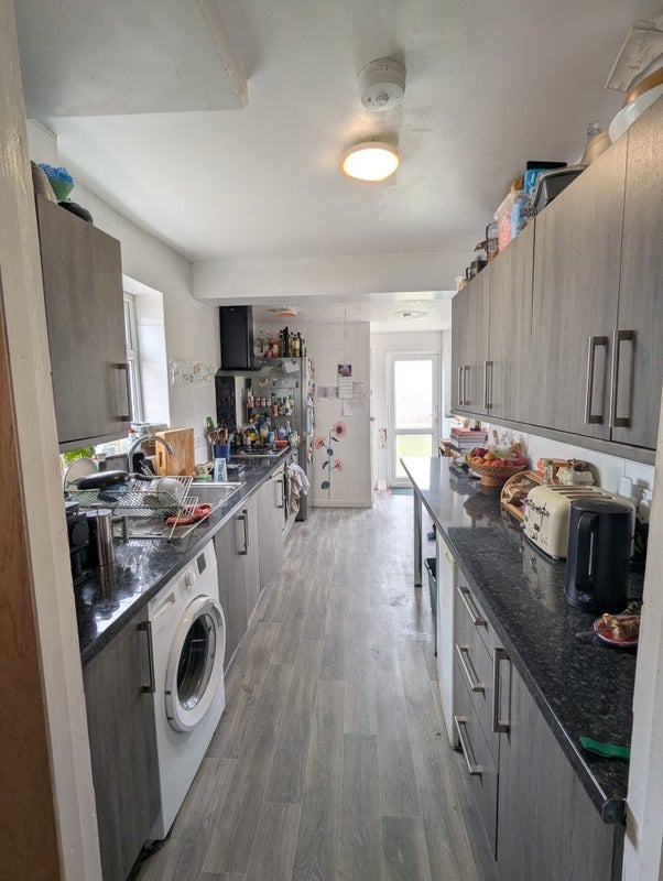 Room Radnor Road in Bristol