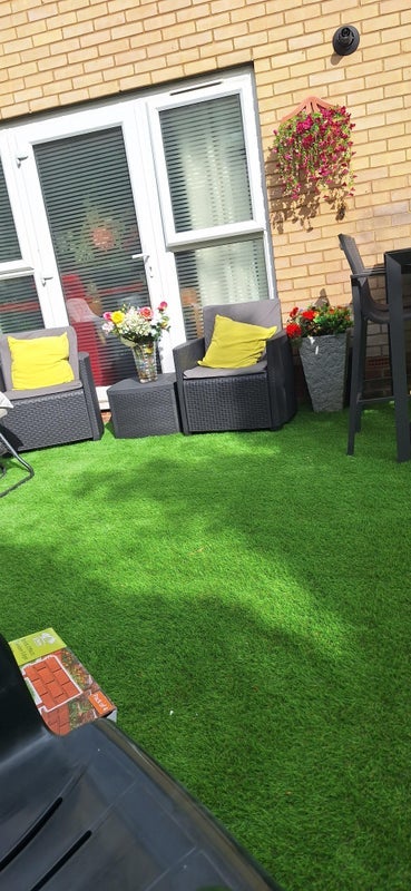 Room Fairgreen Road in Greater London