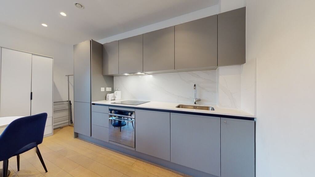Flat Great West Road in Greater London