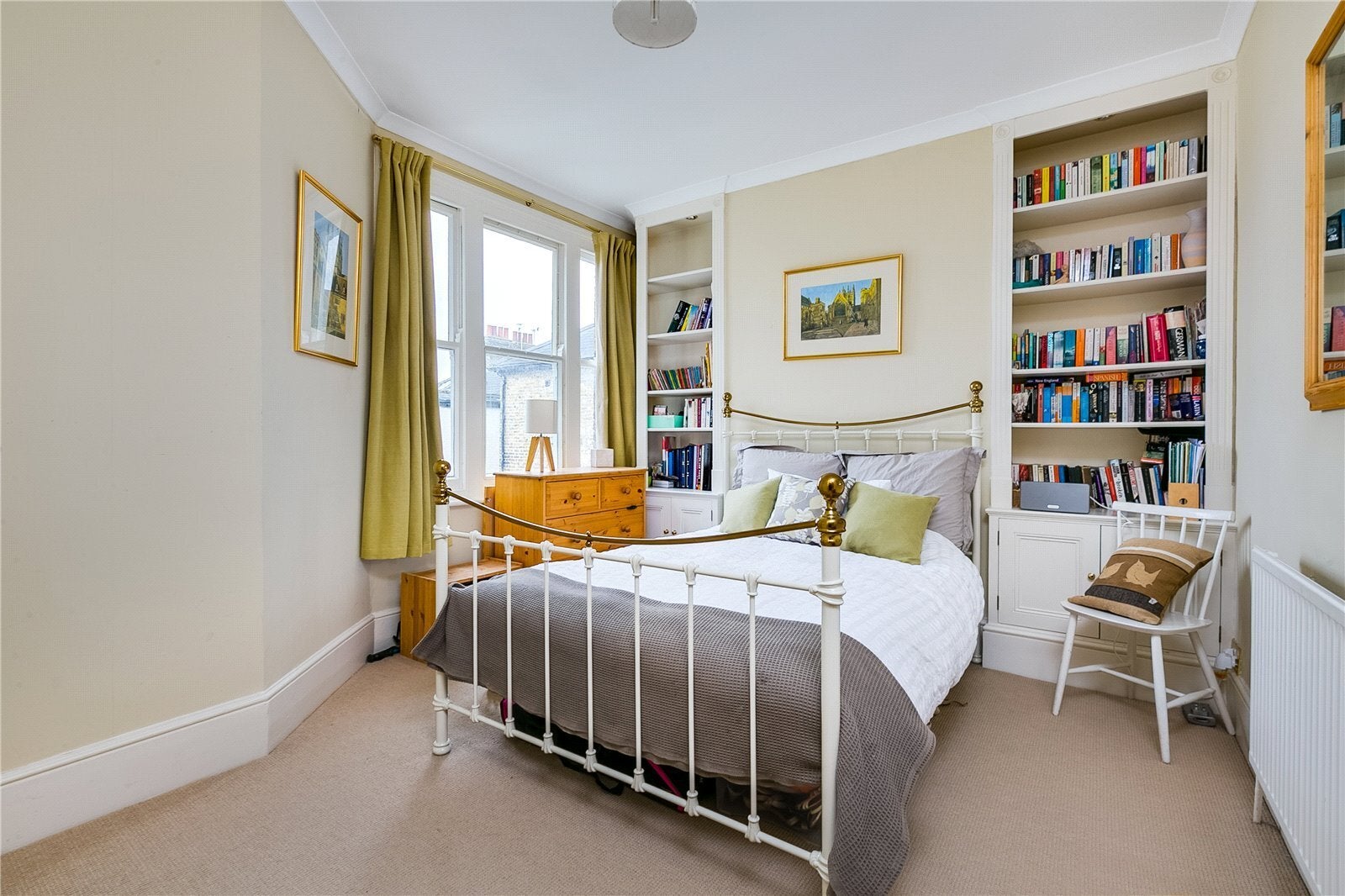 Flat Cowley Road in Greater London