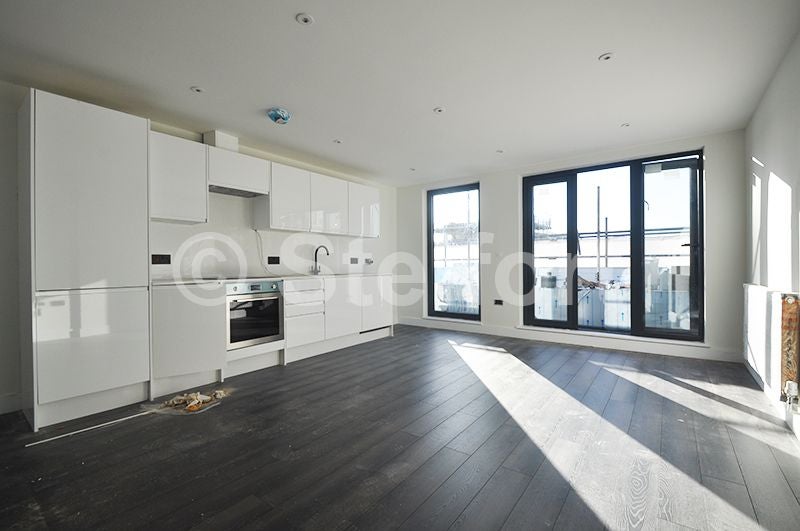 Flat Granville Road in Greater London