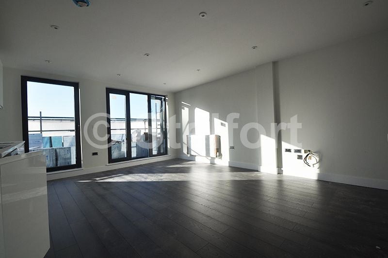 Flat Granville Road in Greater London