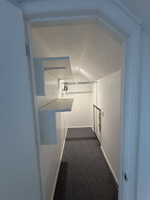 Room Ashley Road in Greater London