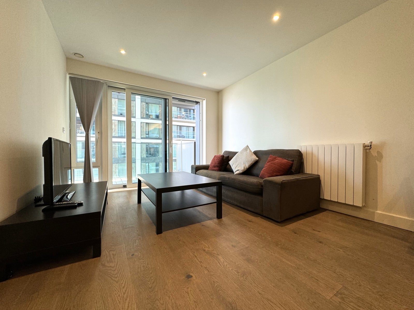 Flat Duke of Wellington Avenue in Greater London