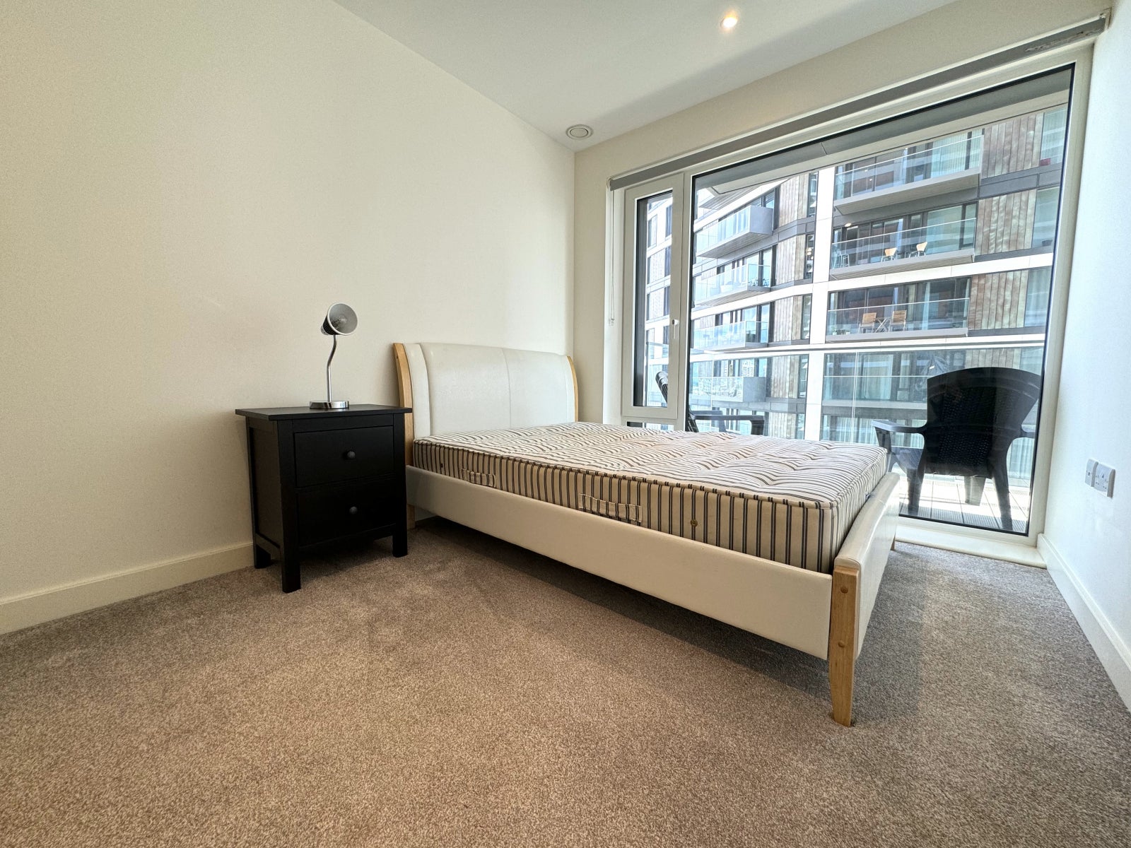 Flat Duke of Wellington Avenue in Greater London