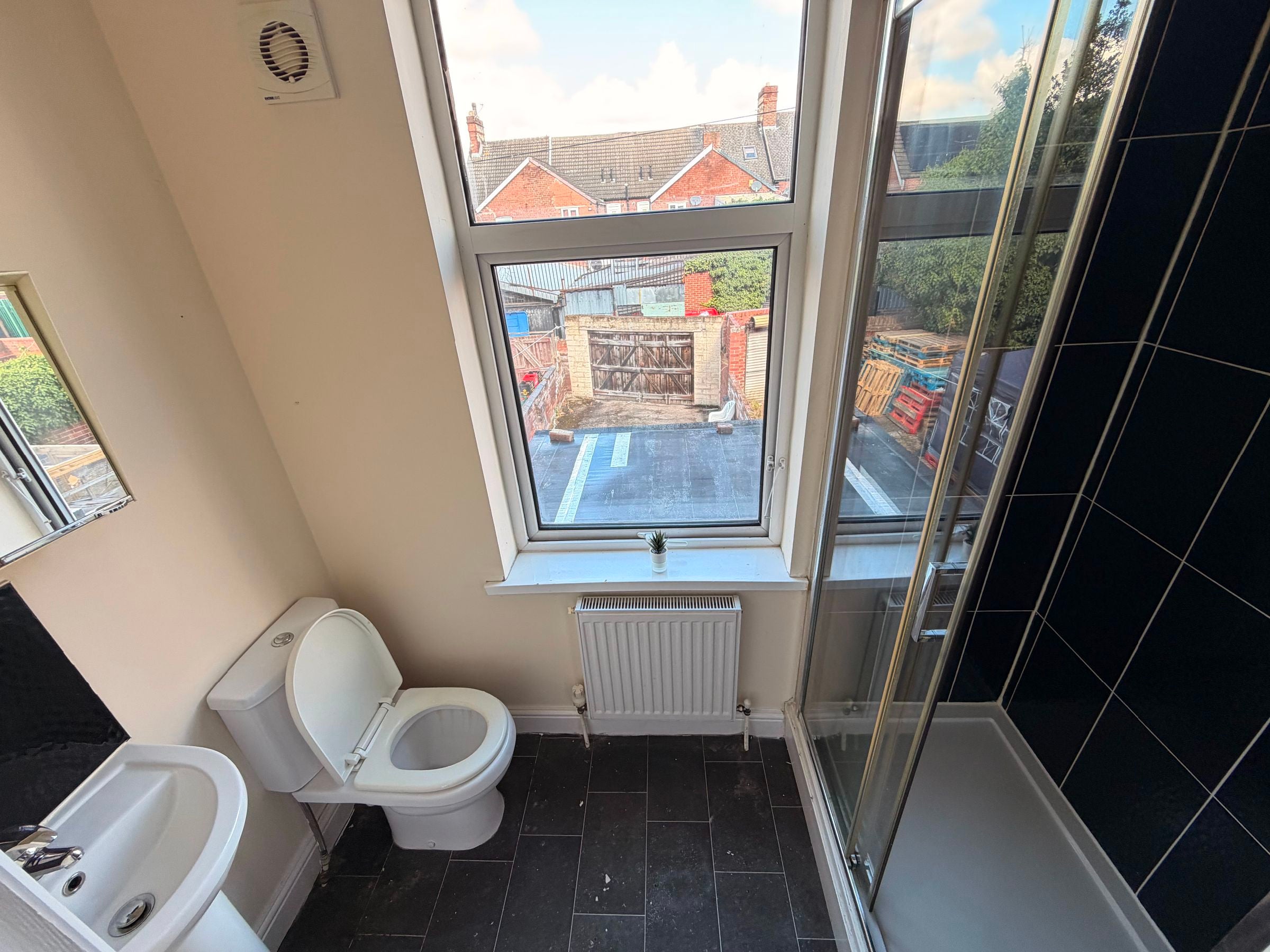 Room Vaughan Avenue in Doncaster