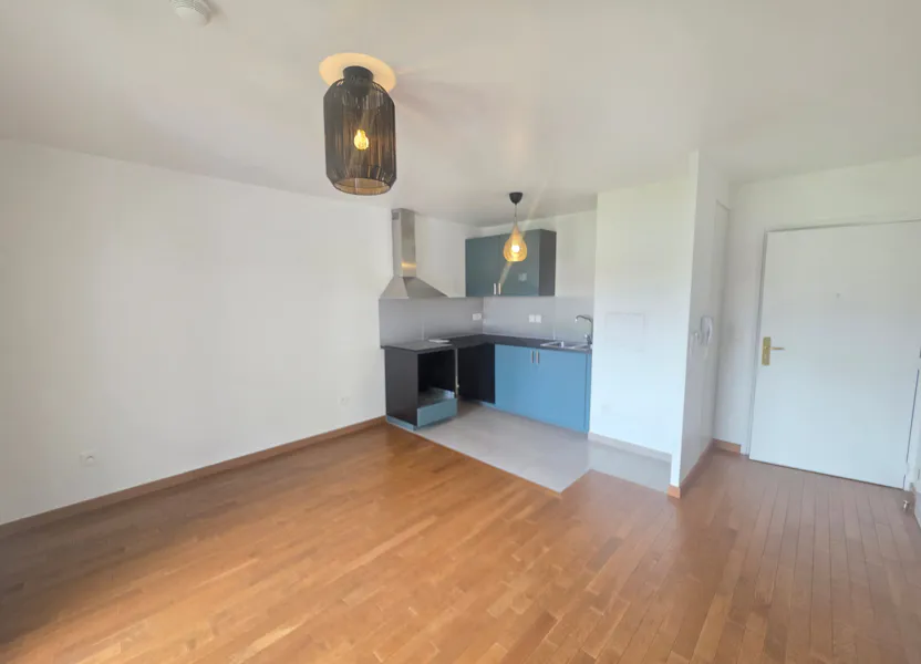 Flat Rue Édouard Branly in Houilles