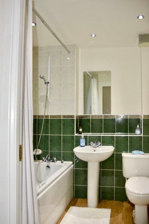 Room Orchard Brae Avenue in City of Edinburgh