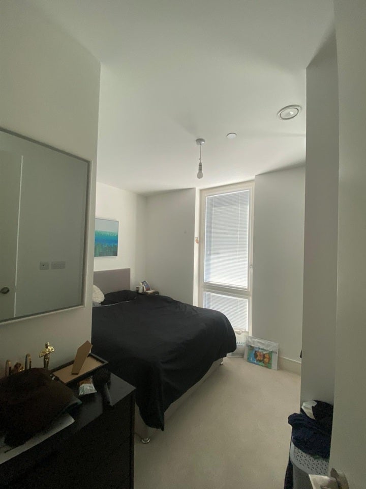 Room Bentinck Road in Greater London