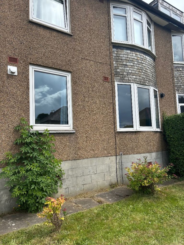 Flat Carrick Knowe Place in City of Edinburgh