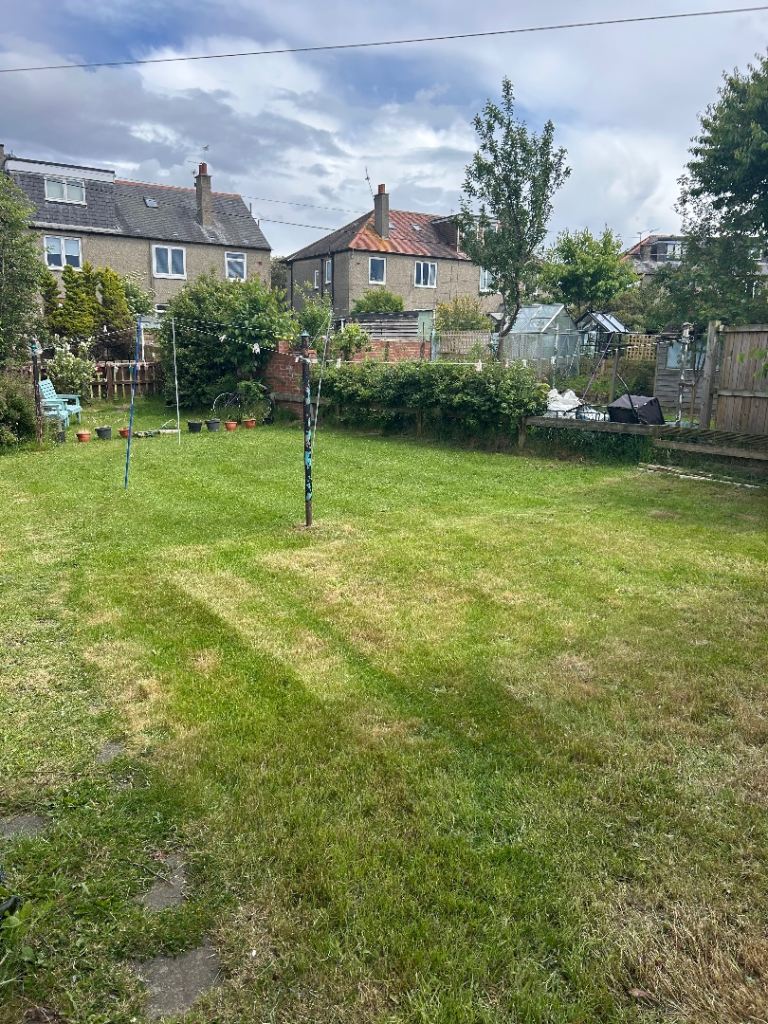 Flat Carrick Knowe Place in City of Edinburgh