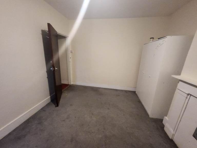 Flat Romford Road in Greater London