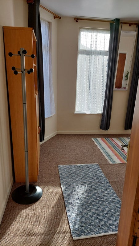Room Dalton Street in Cardiff
